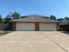 Building Photo - 6707 W Britton Rd