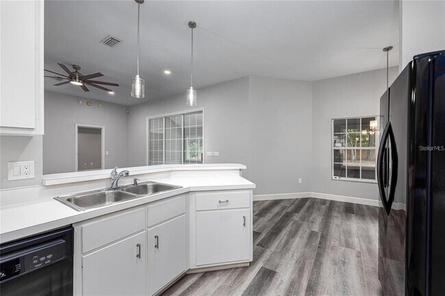 Building Photo - 2103 SW 75th Terrace