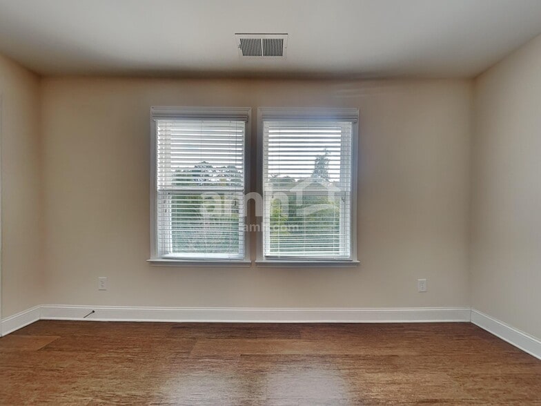 Building Photo - 1019 Monitor Ct