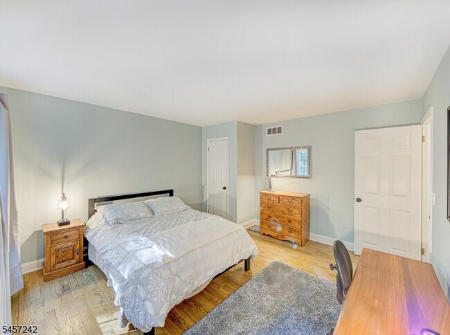 Building Photo - 152 Woolf Rd