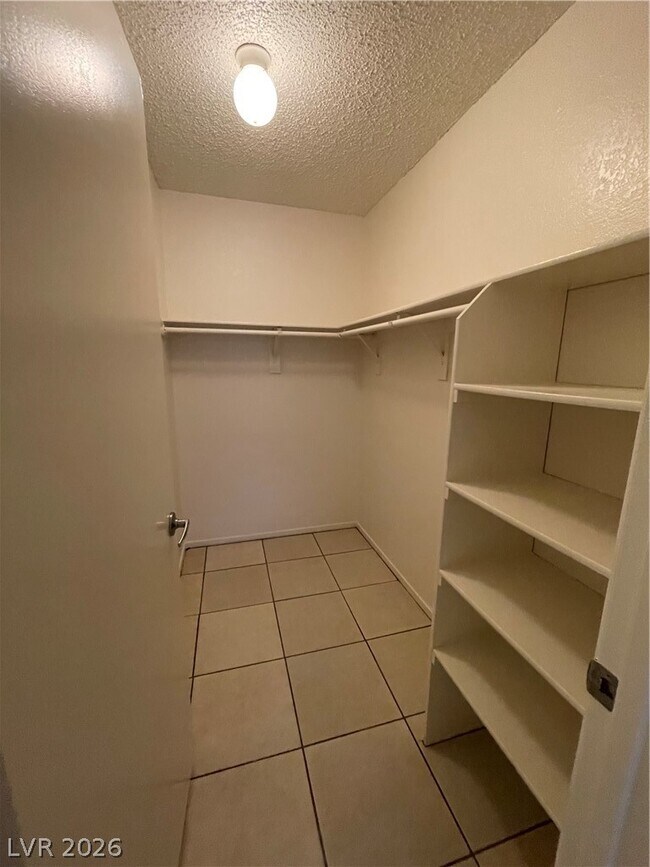 Building Photo - 3151 N Soaring Gulls Dr