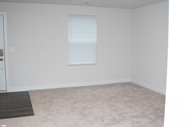 Building Photo - 17 Rollins Ave