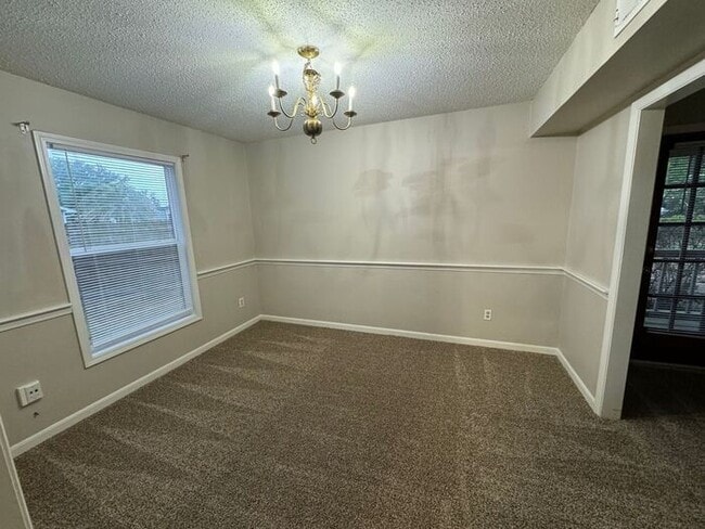 Building Photo - Gulf Breeze - The Oaks - 3 bedroom, 2.5 bathroom