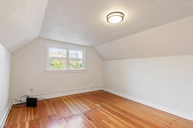 Building Photo - 3215 SE 53rd Ave