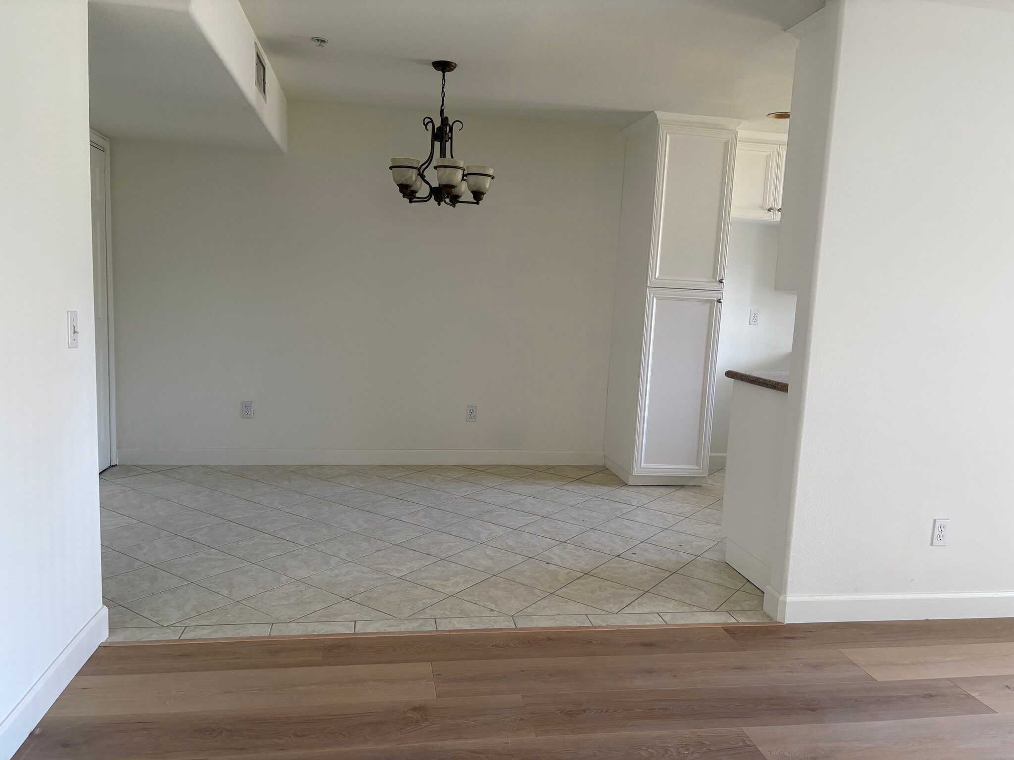 Dinette area - 2946 S Campus Ave