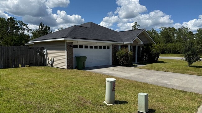 Building Photo - RATE DROP ALERT! (was $1980/month)