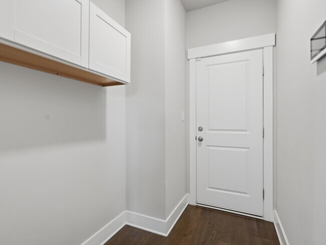 Building Photo - 112 Missouri Dr