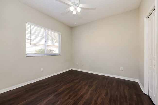 Building Photo - 8519 Parrots Landing Dr