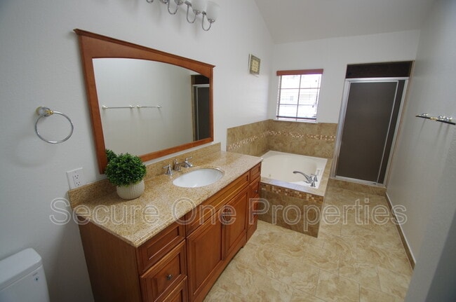 Building Photo - 235 Hill Ranch Dr