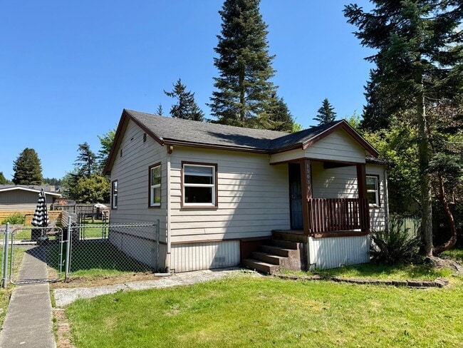 Building Photo - Shoreline House