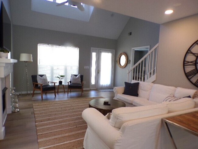 Building Photo - Adorable Home Located In Yacht Cove