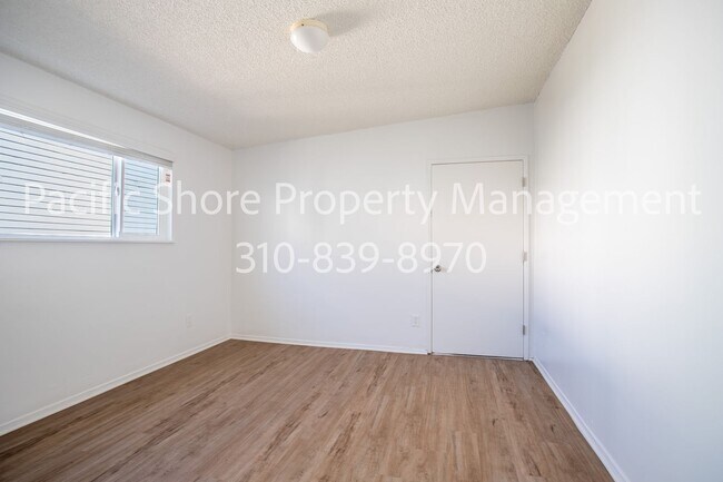 Building Photo - 24 27th Pl