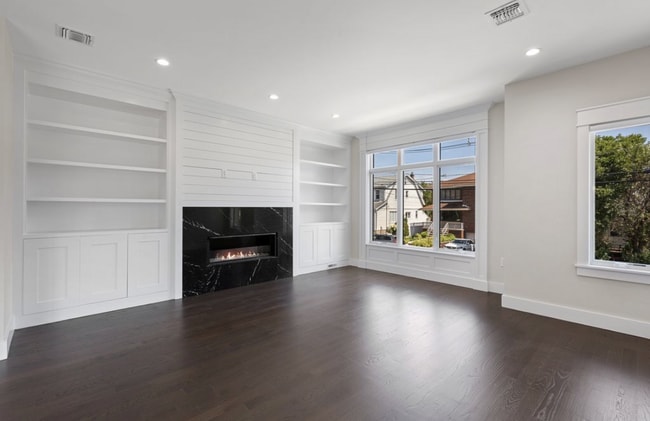 Building Photo - 1639 Maple St