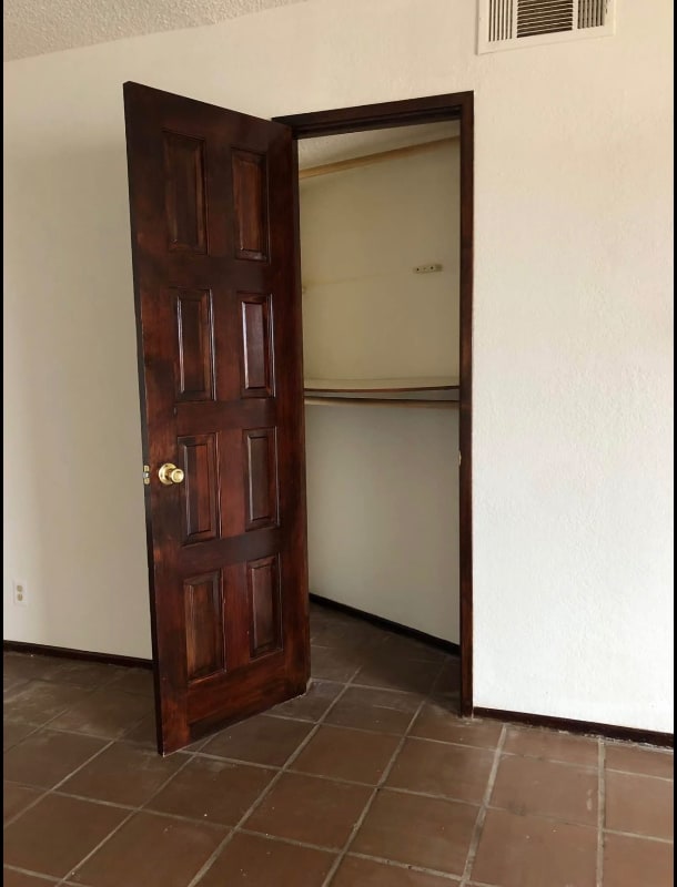 Building Photo - 3301 Ocean Dr