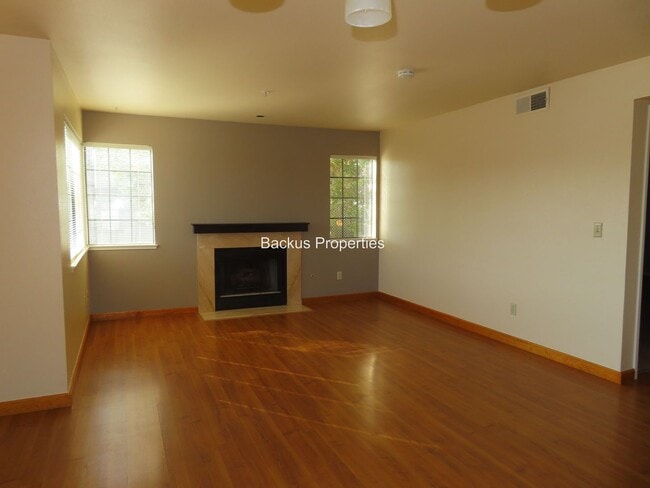Building Photo - 530 Pheasant Ridge Rd
