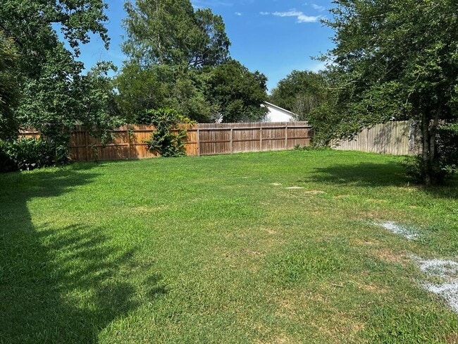Building Photo - 22118 Singing Spurs Dr