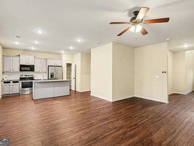 Building Photo - Room in House on Brightside Pkwy