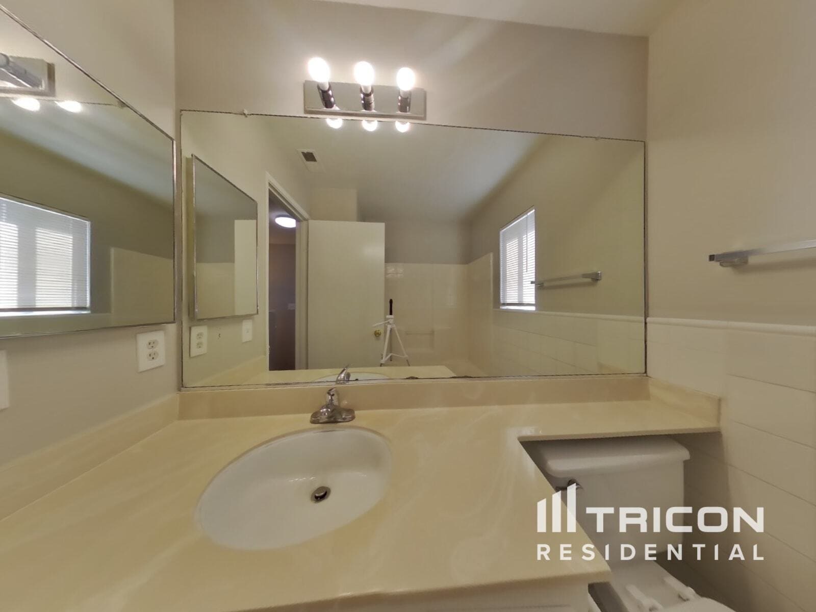 Building Photo - 9027 Warm Springs Cir