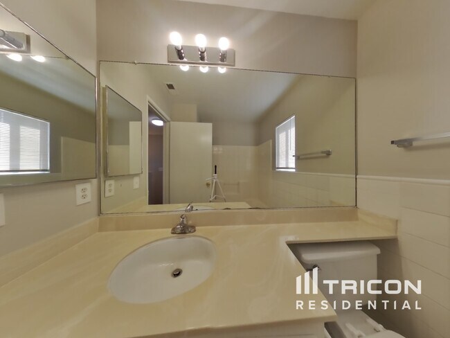 Building Photo - 9027 Warm Springs Cir