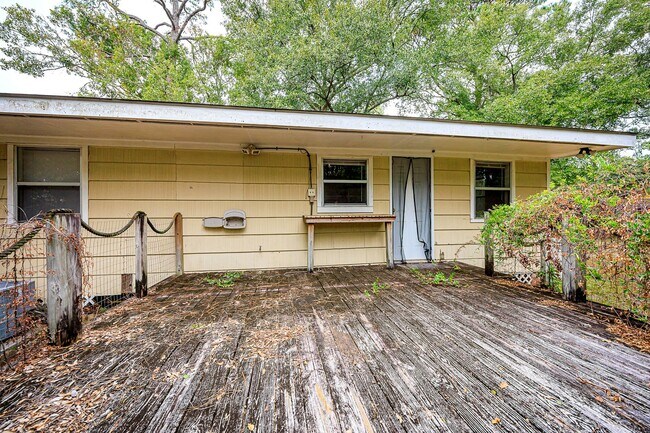 Building Photo - 2919 Criswell Ave