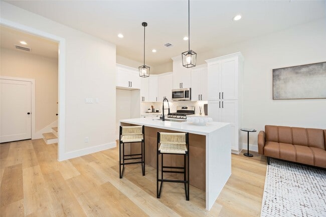 Building Photo - 10608 Ashville Dr