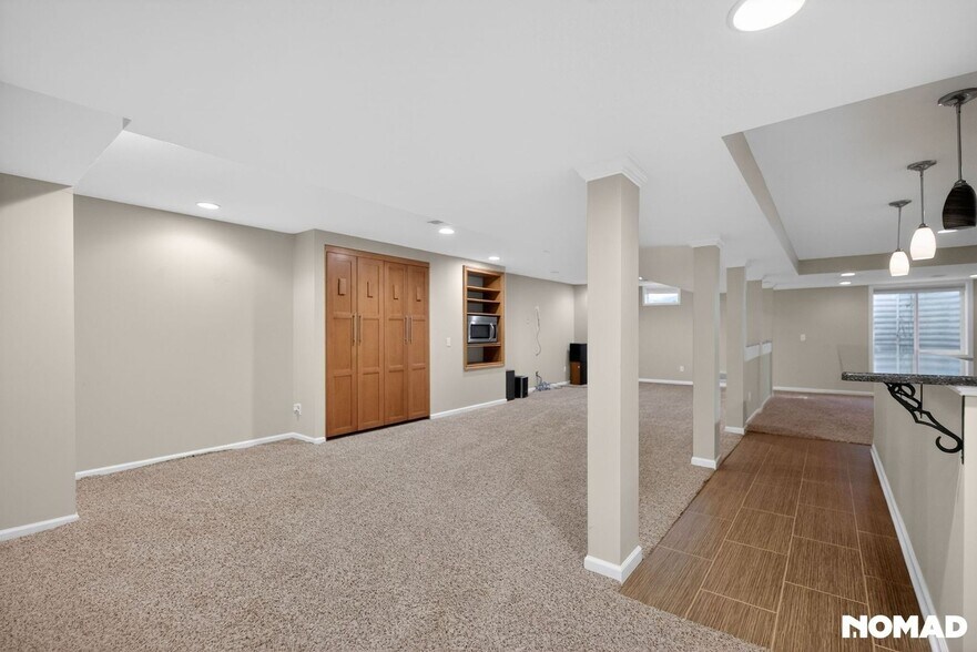 Building Photo - 5711 Coddington Ln