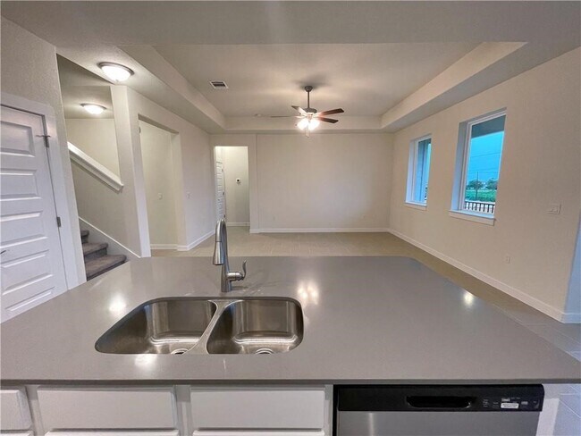 Building Photo - 113 Citation Dr