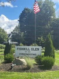Building Photo - 4 Fishkill Glen Dr