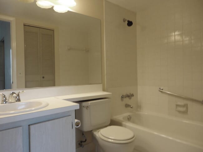 Building Photo - 322 Knotty Pine Cir