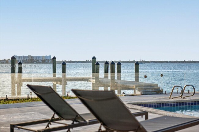 Building Photo - 1101 S Shore Dr