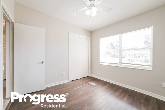 Building Photo - 1223 45th St N