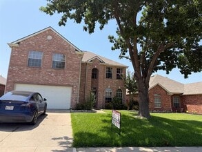 Building Photo - 3104 Deleon Dr