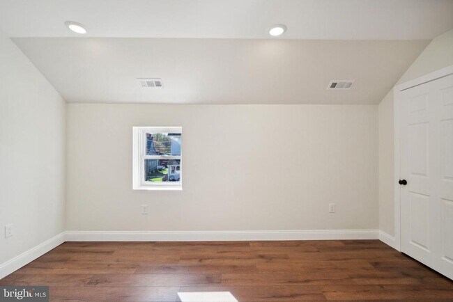 Building Photo - 27 E Butler Ave