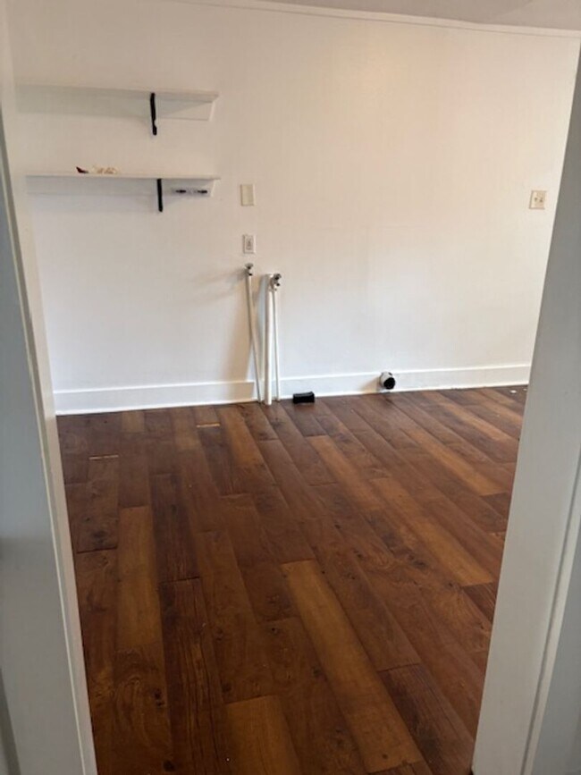 Building Photo - 5005 W 31st St