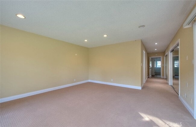 Building Photo - 16612 Park Ln Cir
