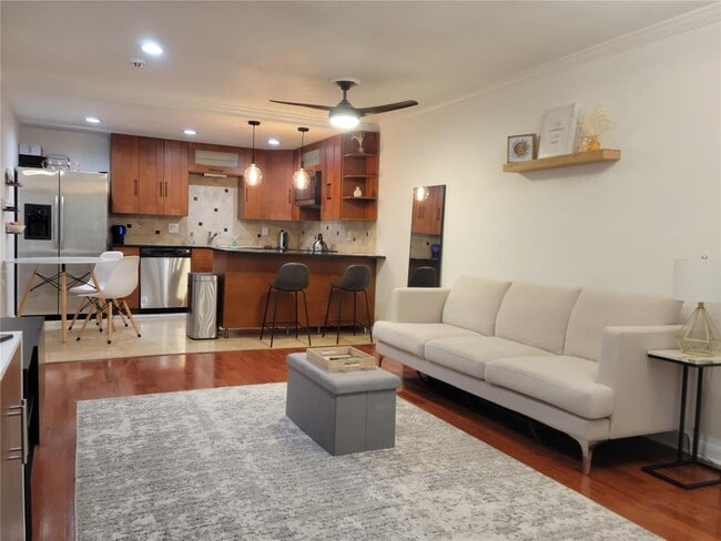 Building Photo - 5326 Fleetwood Oaks Ave