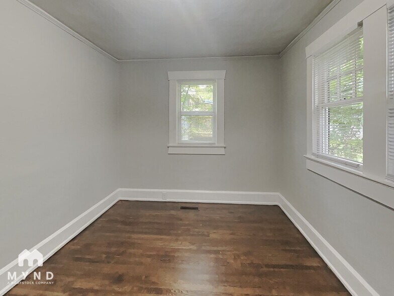 Building Photo - 4817 Avenue N