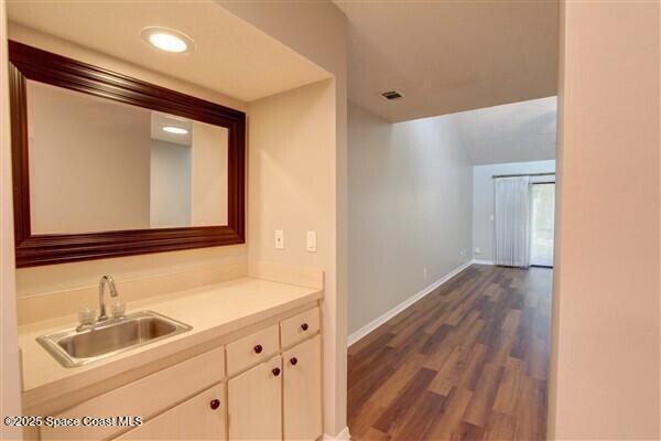 Building Photo - 433 Hawthorne Ct