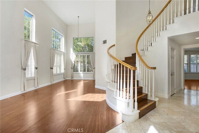 Building Photo - 11 Cipriani