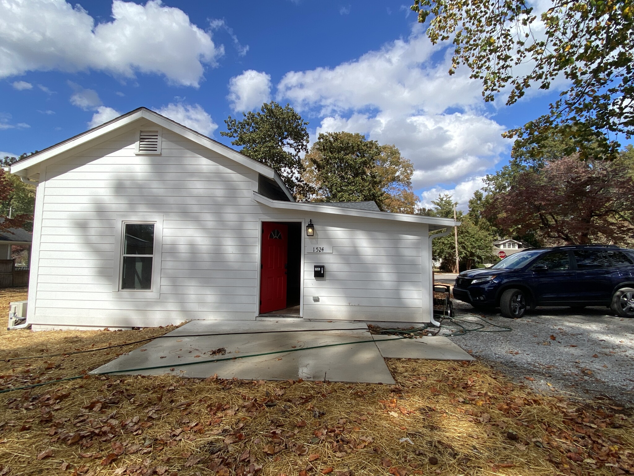 Building Photo - 1524 Ward Ave NE