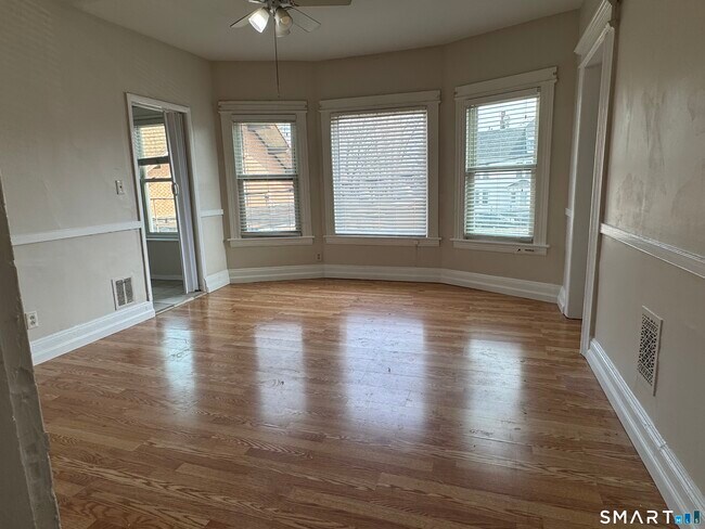 Building Photo - 548 Colorado Ave