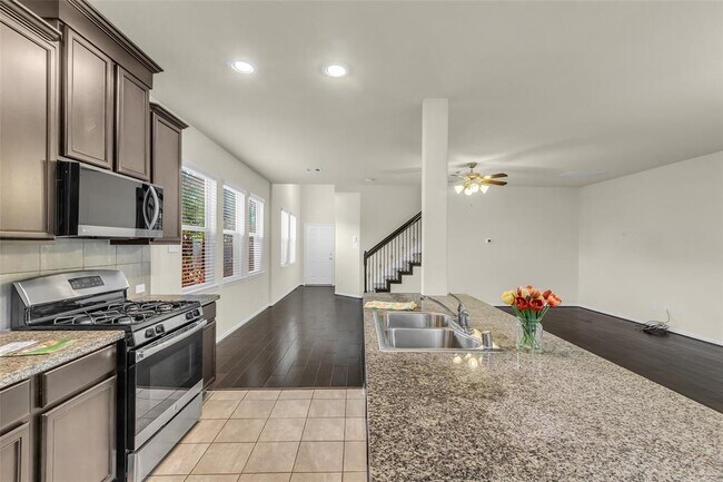 Building Photo - 8306 Columbia Forest Dr