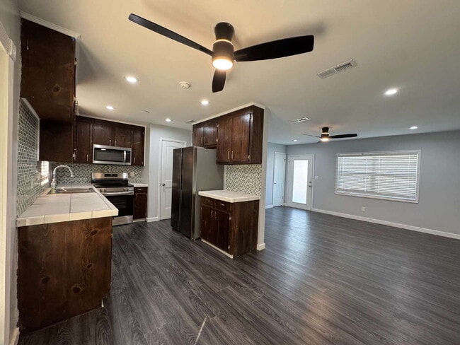 Building Photo - 1220 Tennessee Ave