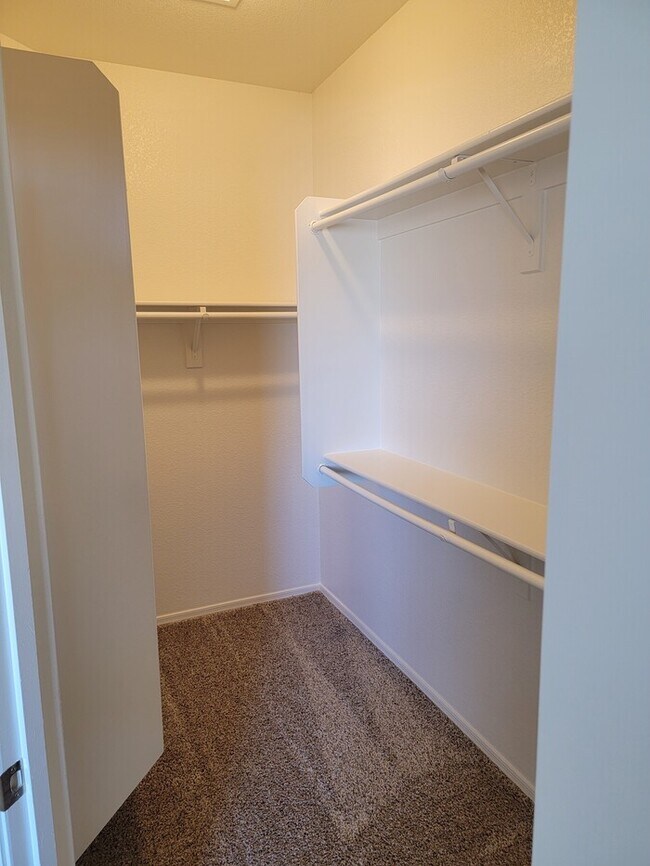 Building Photo - Fantastic 4-Bedroom, 2-Bathroom home For Rent in Avondale!