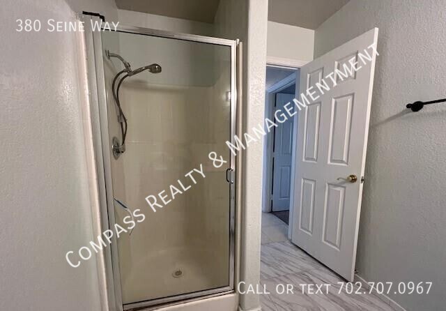 Building Photo - 380 Seine Way