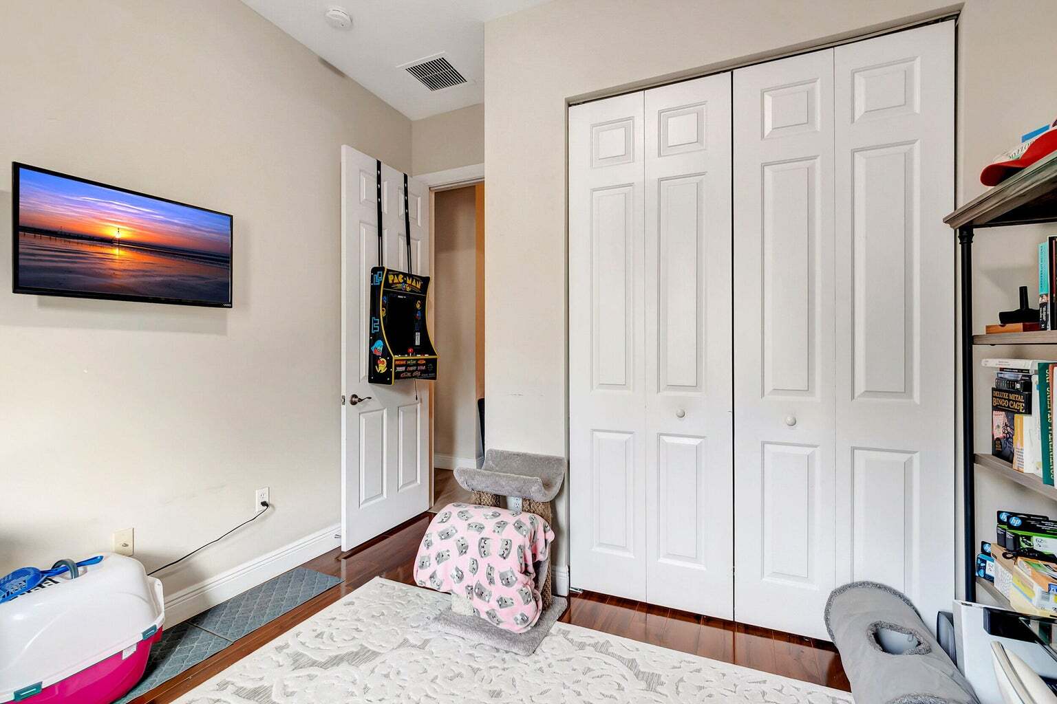 Building Photo - 2500 Venetian Ct