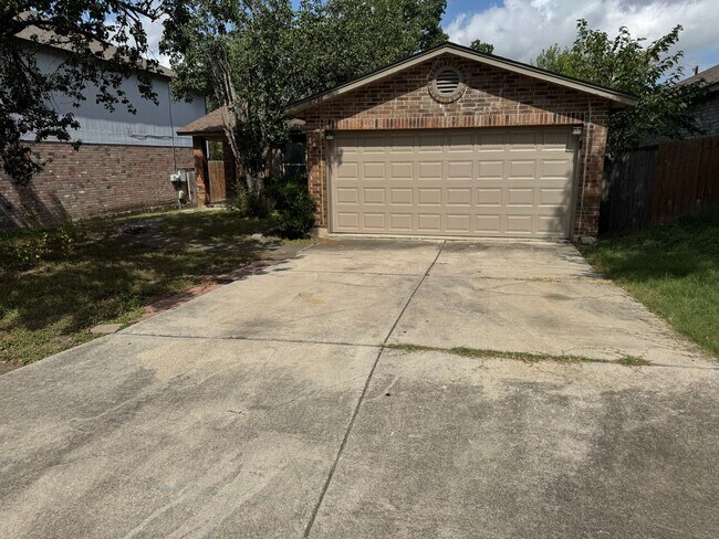 Building Photo - 8251 Sunshine Trail Dr