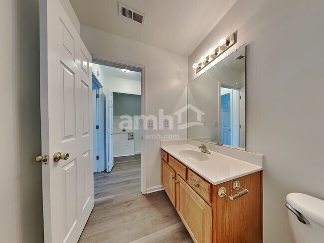 Building Photo - 2436 Carmathen Rd