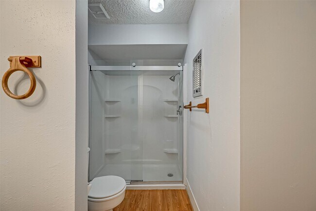 Building Photo - 7714 Renwick Dr