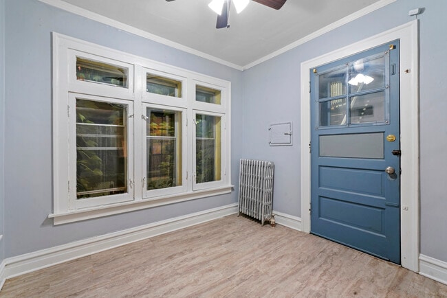Building Photo - 304 S Kenilworth Ave
